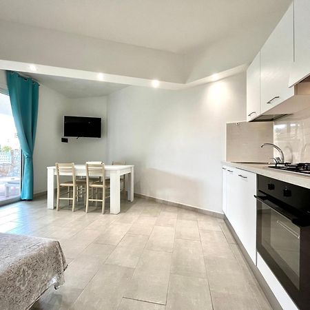 Angolo Mare Apartments & Rooms Порто Пино Екстериор снимка