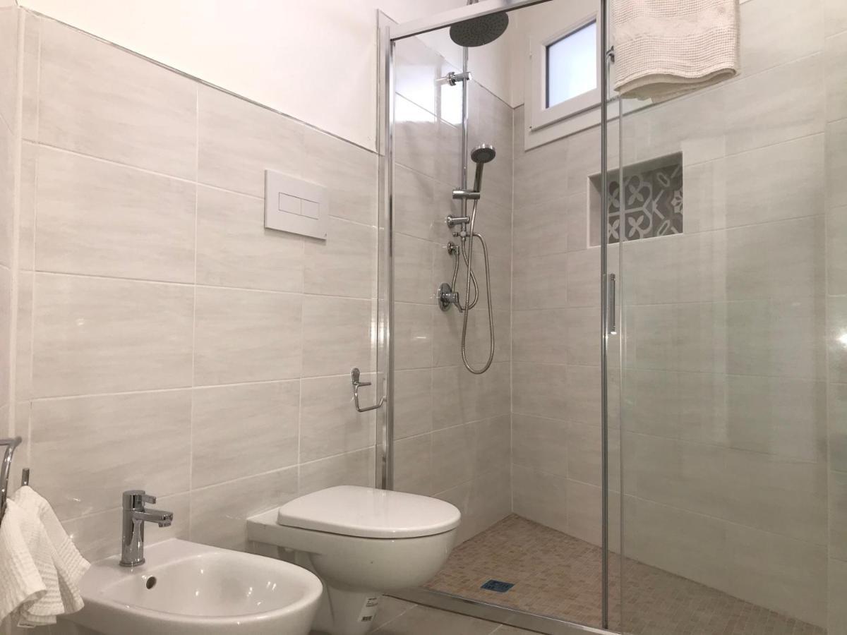 Angolo Mare Apartments & Rooms Порто Пино Екстериор снимка