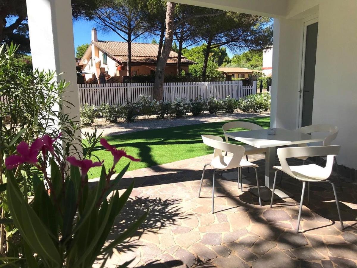 Angolo Mare Apartments & Rooms Порто Пино Екстериор снимка